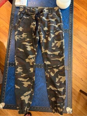 V.I.P. Camouflage joggers